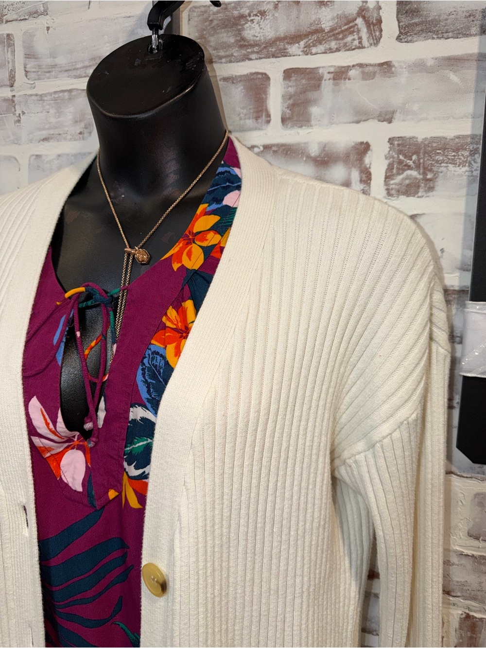 Cream Ribbed Button-Front Cardigan small - Picture 3 of 9